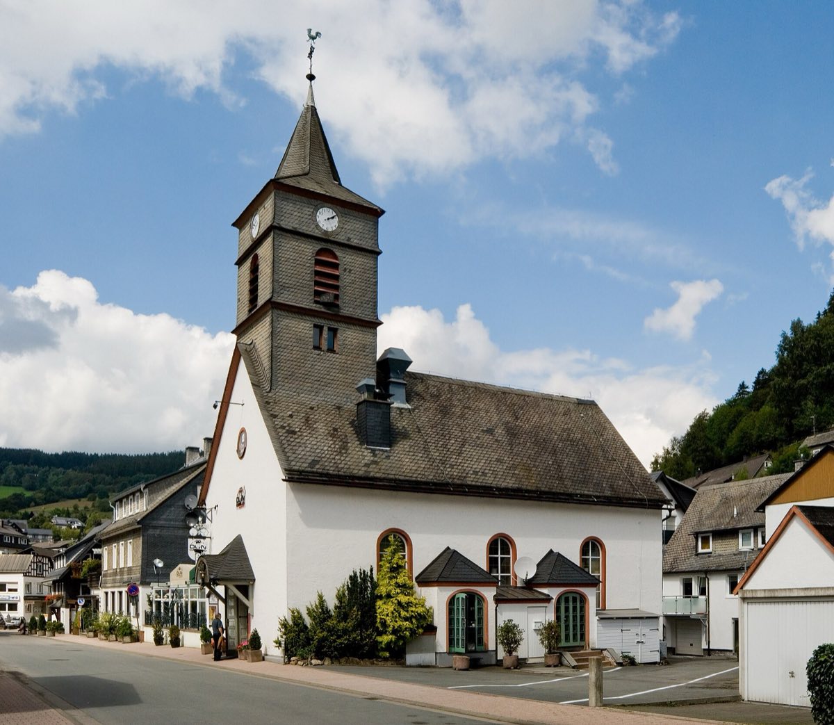 Alte Dorfkirche von 1852 an der Briloner Straße im Willinger Ortszentrum
